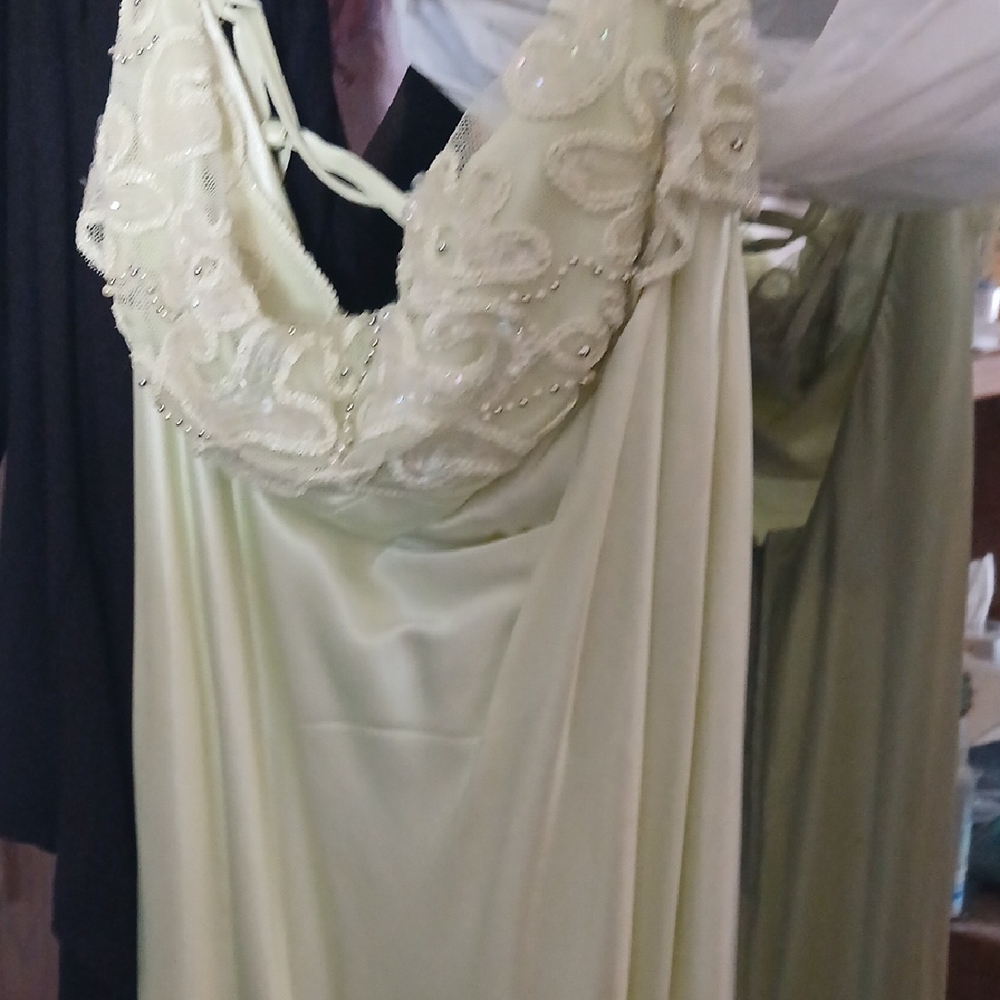 Zum Zum by Niki Livas Light Green Prom Dress